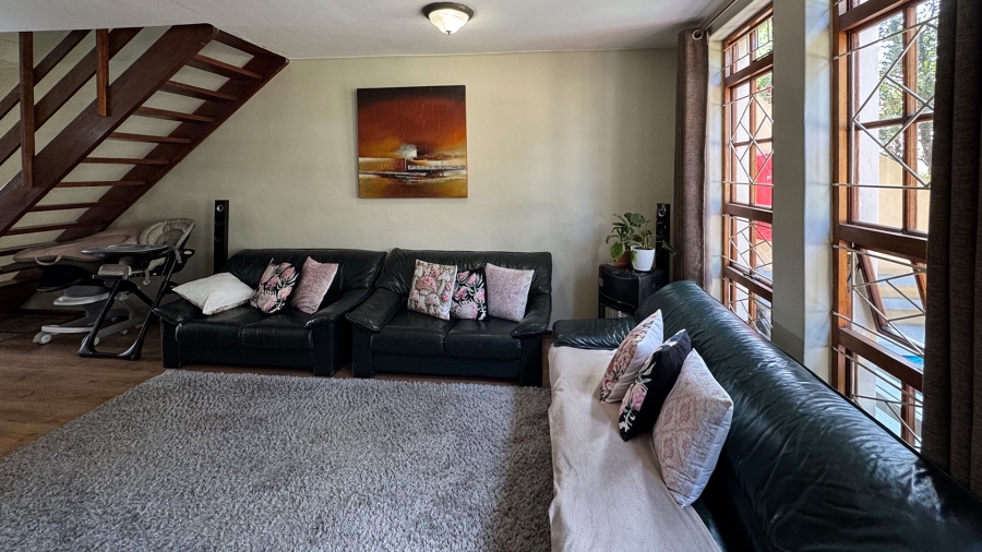 2 Bedroom Property for Sale in Fairfield Estate Western Cape